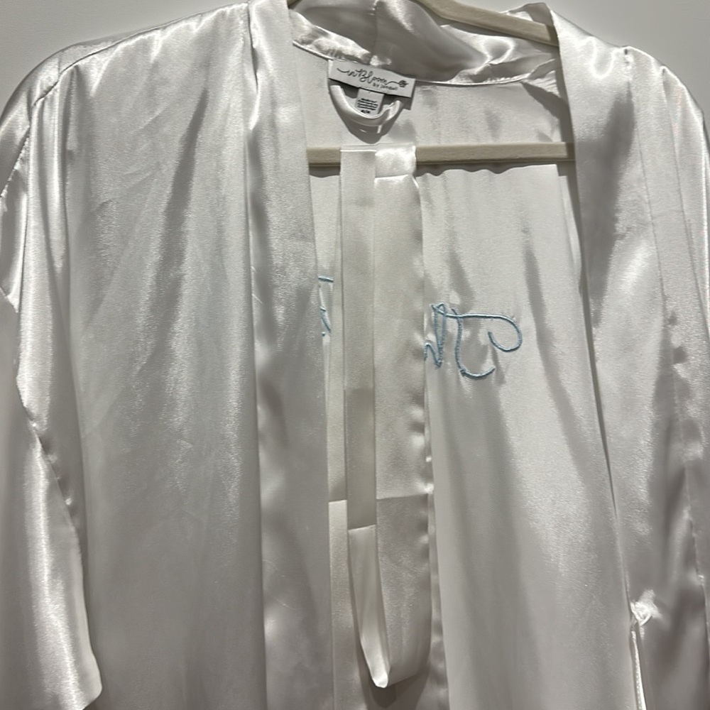 The Bride Wrap Robe - Picture 9 of 10